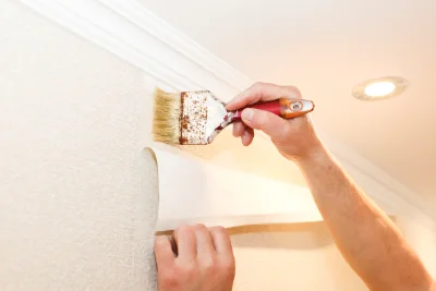 Pose de papier peint à Gembrie — revêtements muraux et toiles de verre